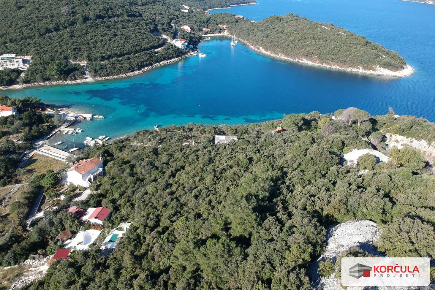 Zemljište impresivnih dimenzija u očaravajućoj i skrivenoj uvali Zemljište impresivnih dimenzija u očaravajućoj i skrivenoj uvali