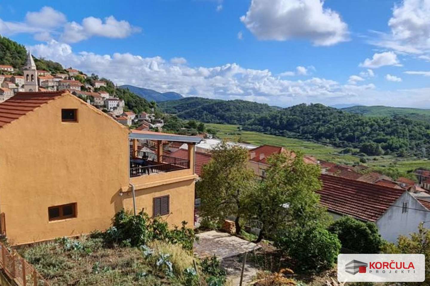 Charming stone house in Smokvica