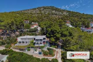 Property on the southern riviera of the island of Korčula, second row from the sea