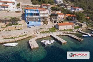 Apartment for sale in Karbuni, in the first row from the sea - RESERVED!
