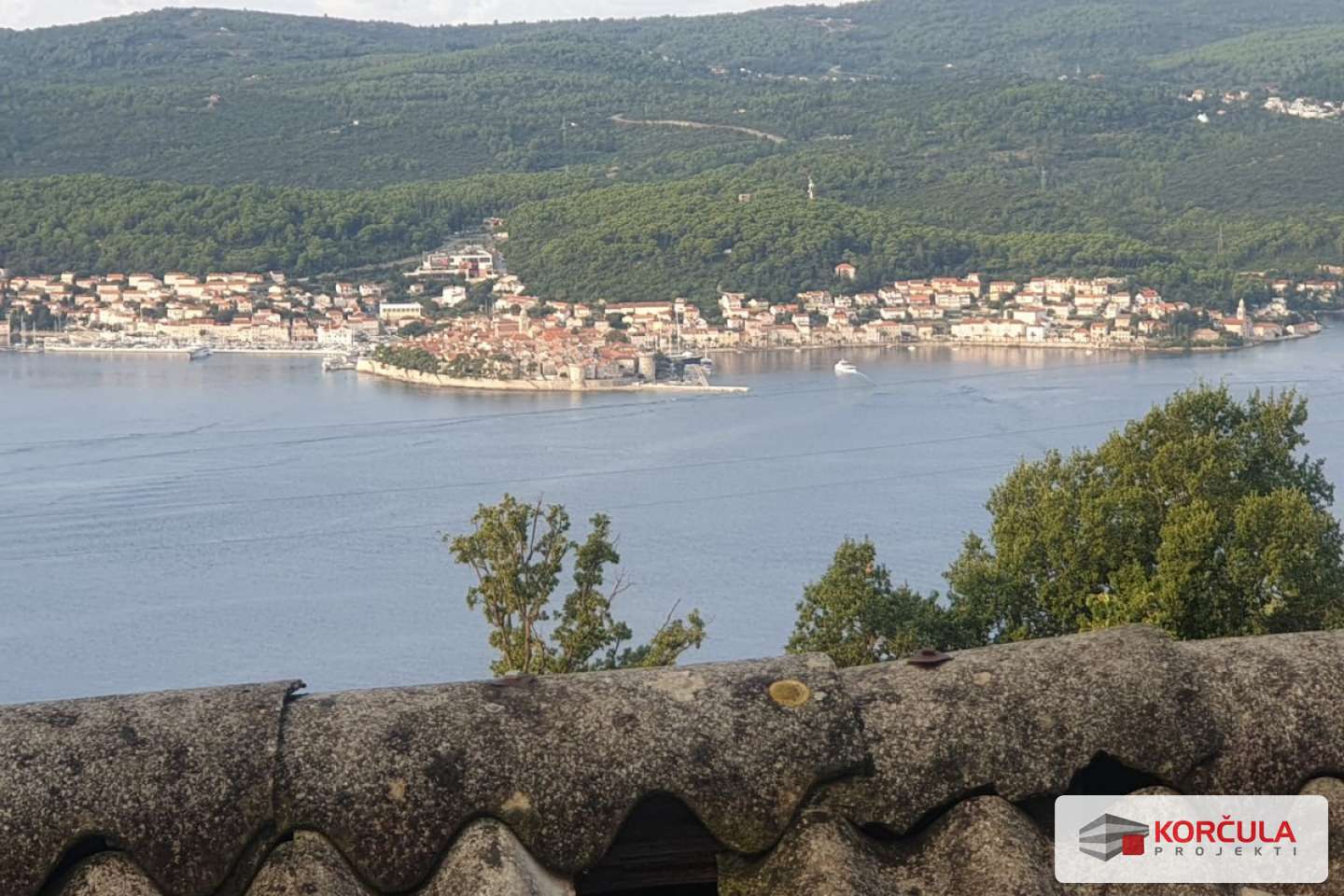 Prodaje se više kamenih kućica u Podgorju (selo Lampalovo), blizu Orebića Prodaje se više kamenih kućica u Podgorju (selo Lampalovo), blizu Orebića