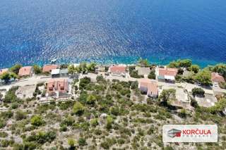 Building plot with project and building permit in the second row to the sea in Prižba