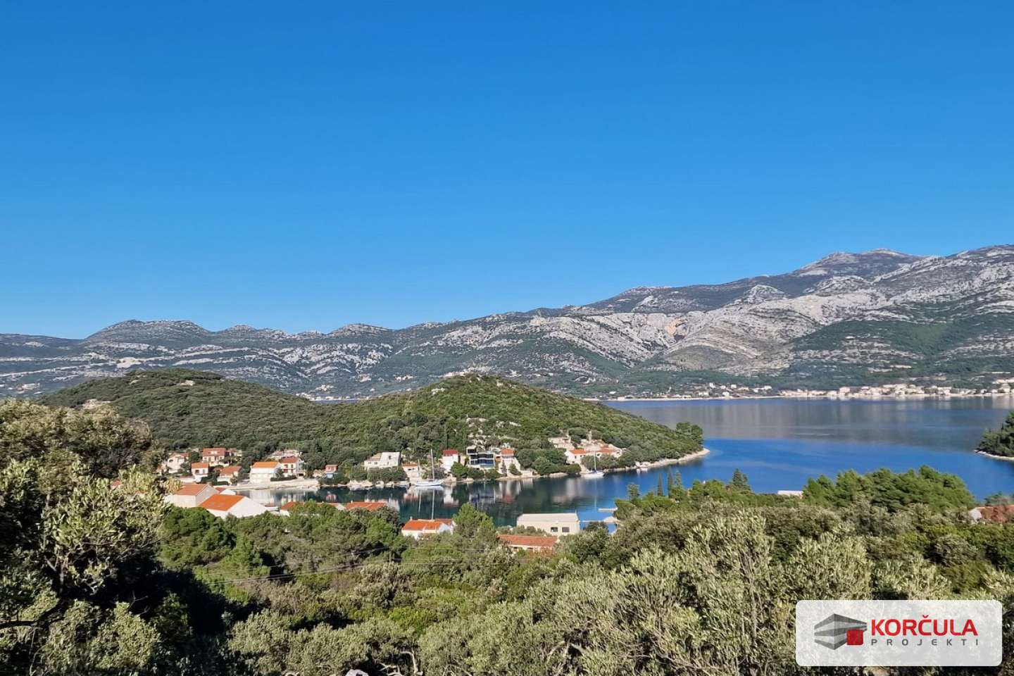 Investment building land for the construction of a residential complex in Žrnovska Banja