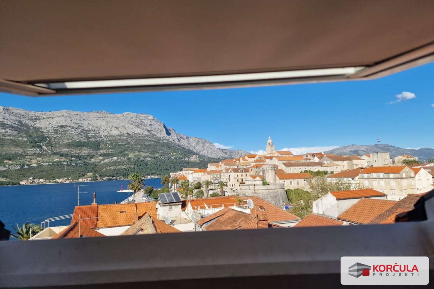 Stone house in Korčula with a view of the Old Town, close to the center and the sea