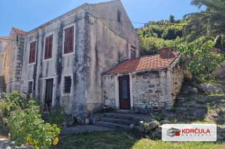  An old stone beauty in Račišće by the sea