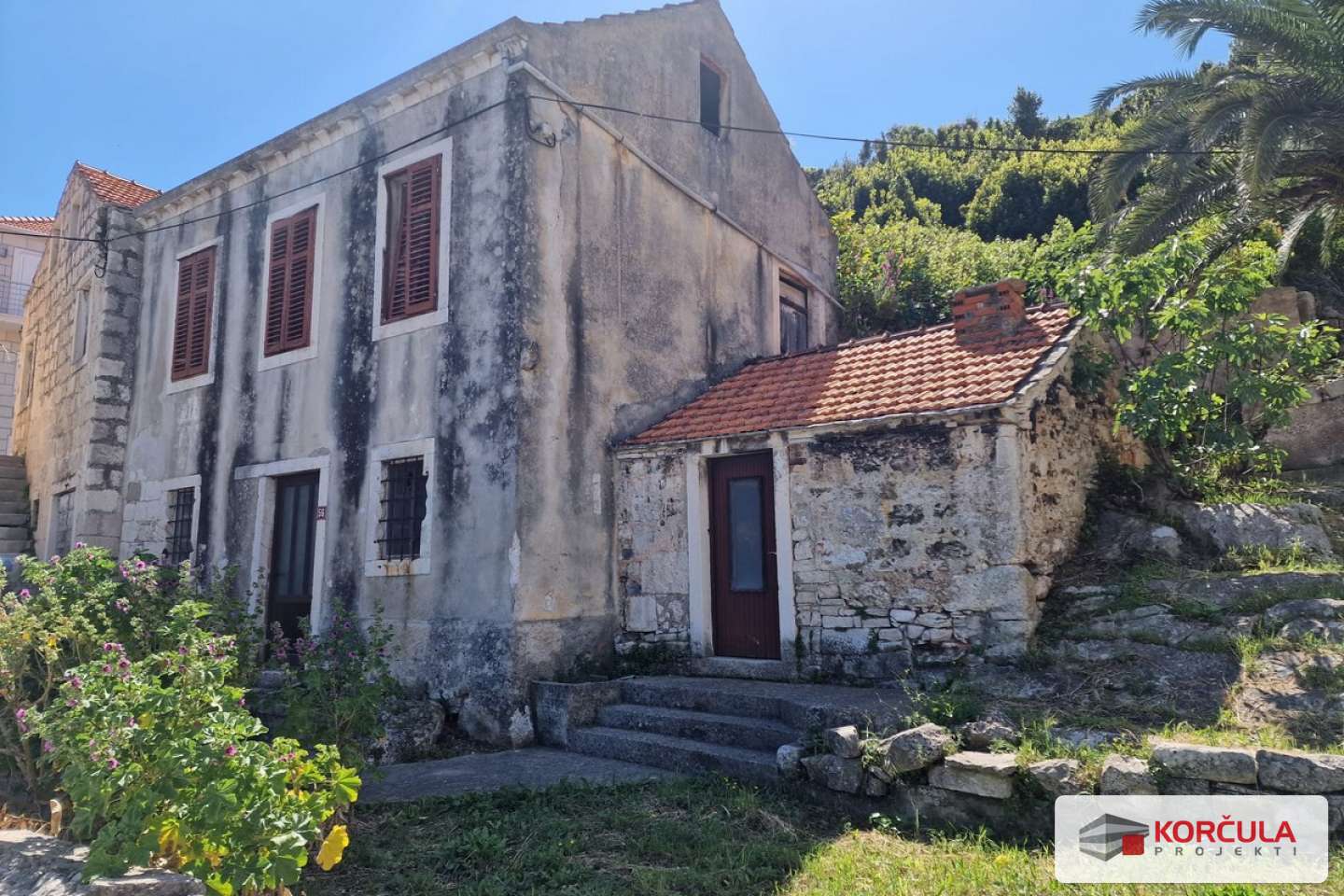  An old stone beauty in Račišće by the sea