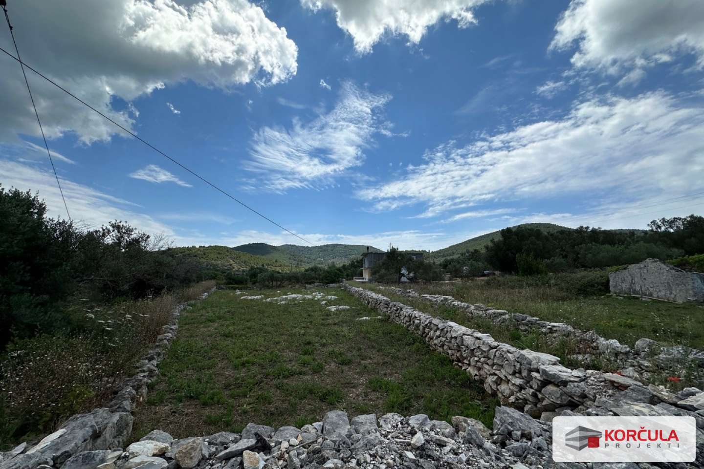 Building plot at the exit from Vela Luka, district of Gudulija