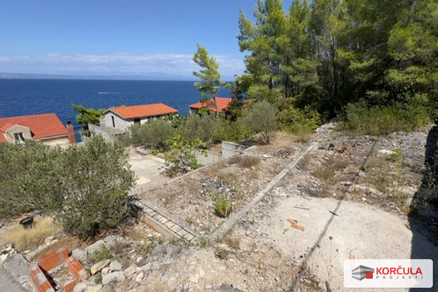 Project for three apartments 30 meters from the sea in Kurija