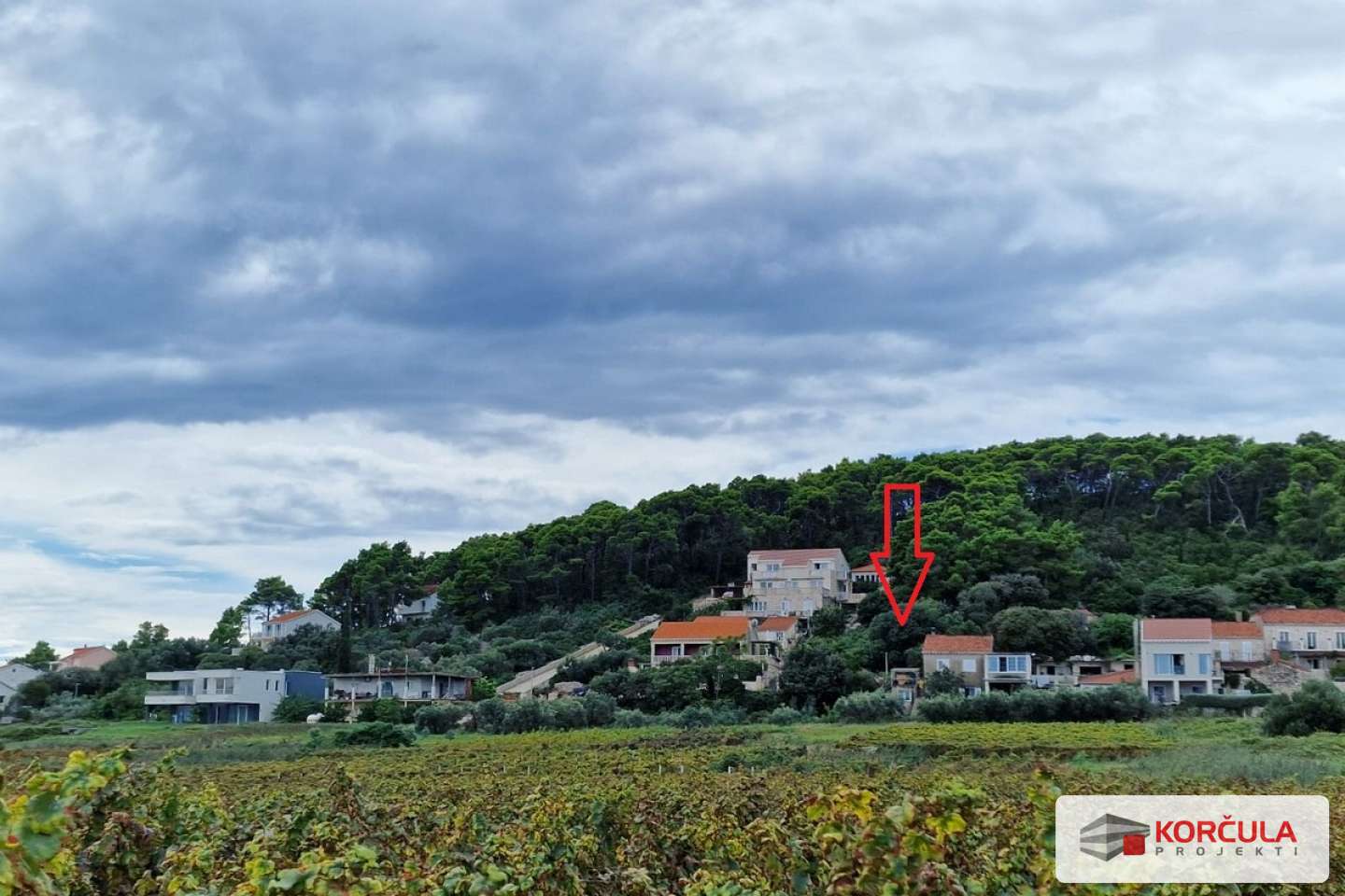 Kamena ruševina od 108 m2 u Lumbardi sa poglednom Kamena ruševina od 108 m2 u Lumbardi sa poglednom