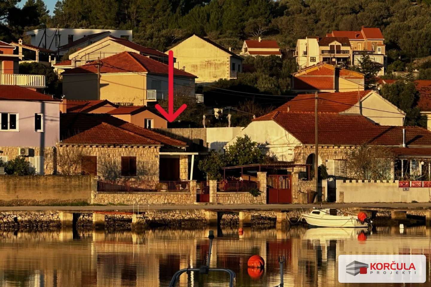 Vela Luka, a house with a yard by the sea, located on the waterfront