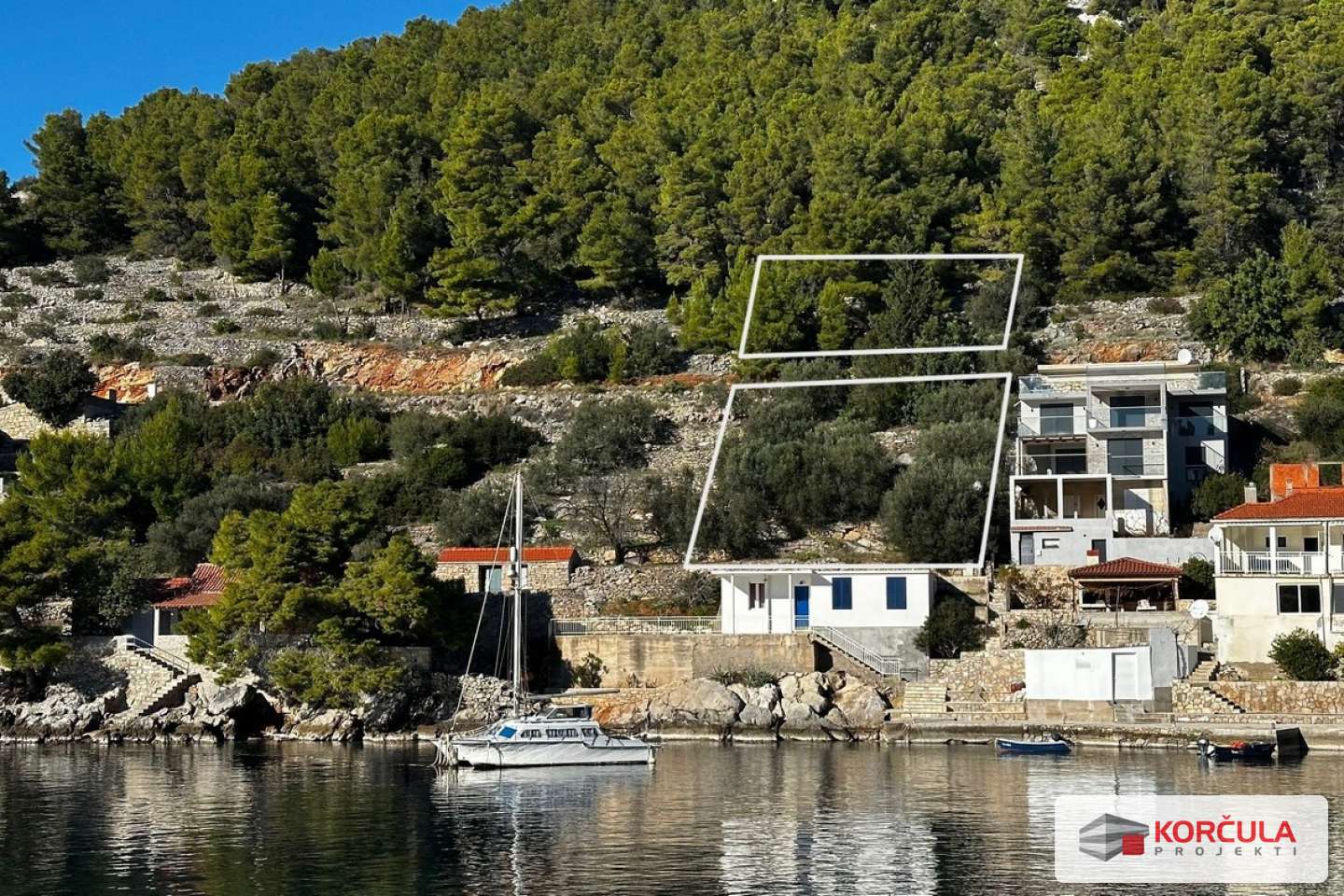 Atraktivno građevinsko zemljište udaljeno 10 metara od mora u Gršćici Atraktivno građevinsko zemljište udaljeno 10 metara od mora u Gršćici