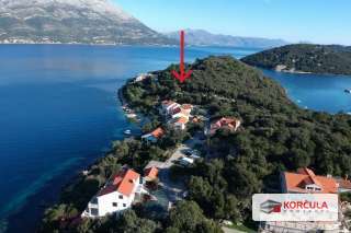 Building plot 30 meters from the sea in a prime location in Vrbovica and in the immediate vicinity of the most expensive real estate on the island of Korčula