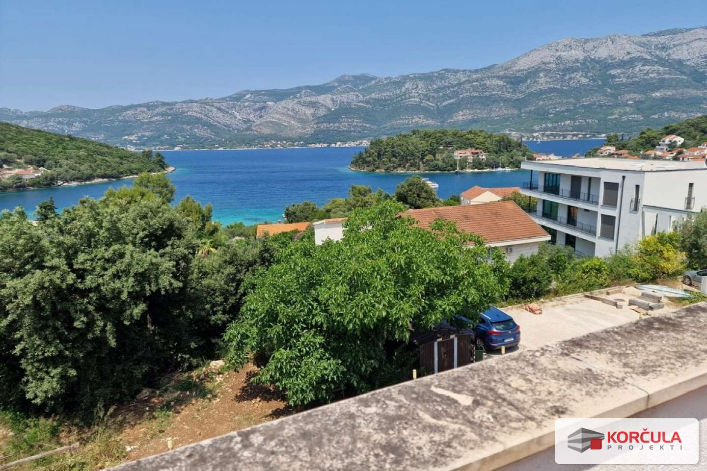 Stan s predivnim panoramskim pogledom na drugom katu zgrade u Žrnovskoj Banji, nadomak grada Korčule Stan s predivnim panoramskim pogledom na drugom katu zgrade u Žrnovskoj Banji, nadomak grada Korčule