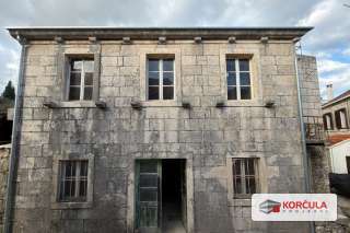 Charming Traditional Stone House with a Rooftop Terrace in Žrnovo – Kampuš Area