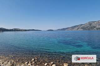 Exceptionally attractive building land in the first row to the sea in Kneže