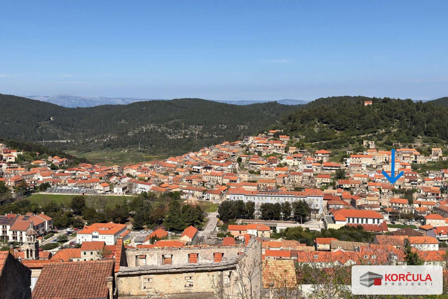 Beautiful and Authentic Stone House with Courtyard and Terrace – Veli Učijak Area, Blato