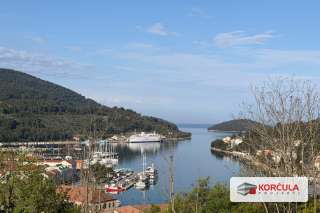Charming Small House with Panoramic View of Vela Luka – Excellent Renovation Potential