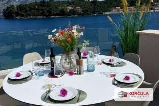 Exclusive First-Floor Apartment with Auxiliary Building and Garden, First Row to the Sea in Račišće - VAT is not included!