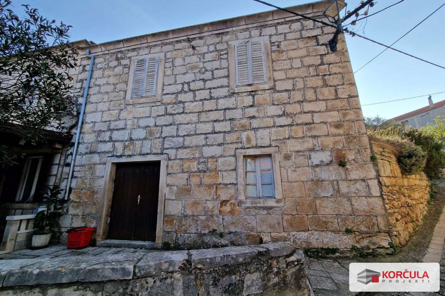 Spacious Stone House in Žrnovo with Courtyard and Garden – Authentic Dalmatian Atmosphere