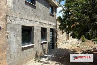 Small House with Yard in Blato, Mali Učijak Area – Close to the Town Center
