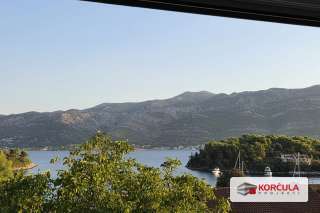 Beautiful apartment with a lovely view on the upper floor of a building in Žrnovska Banja, in the immediate vicinity of the town of Korčula